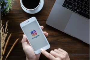 راهنمای نوشتن بیو اینستاگرام (چگونه بیو حرفه ای بنویسیم؟)